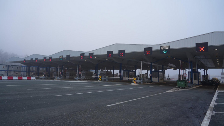 Zadržavanja na granicama: Teretnjaci na Batrovcima na izlazu iz Srbije čekaju pet sati, automobili pola sata