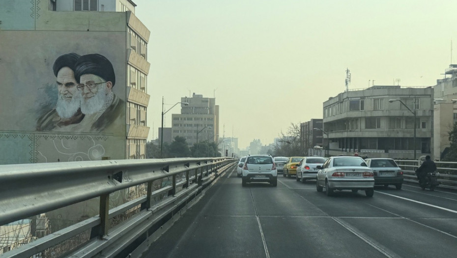 Godišnjica Islamske revolucije u Iranu: Predsednik Pezekšijan pozvao građane na masovno učešće u godišnjim protestima
