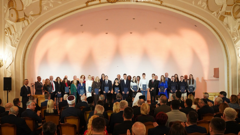 U Beogradu održana Svetosavska akademija: Pristvovali Brnabić, ministri, patrijarh Porfirije