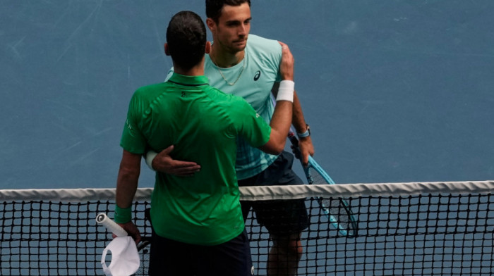 Novak u polufinalu Australijan opena, Museti predao meč