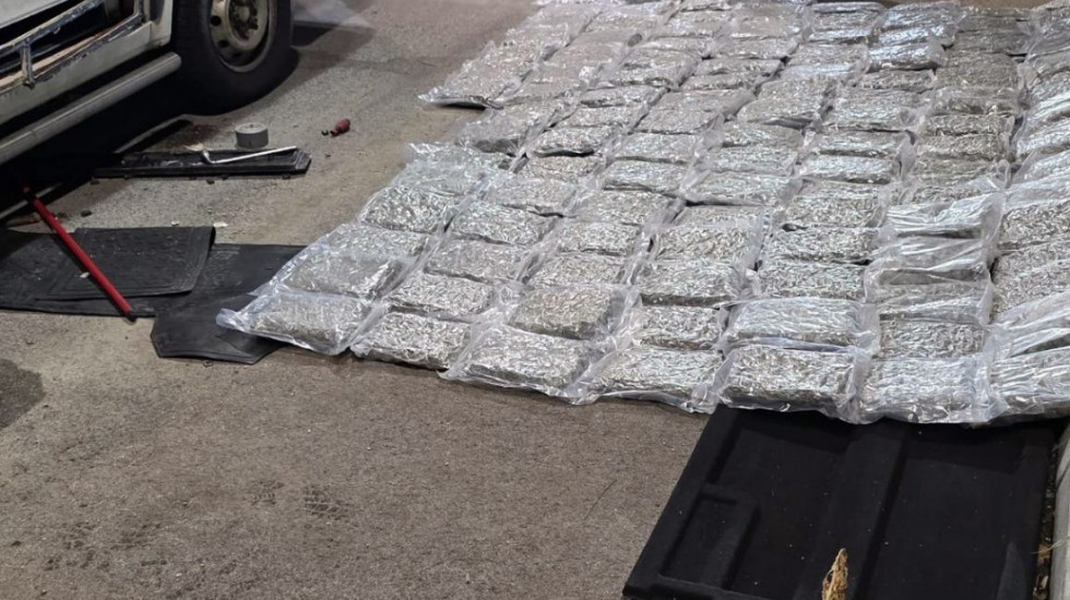 Na graničnom prelazu Jabuka zaplenjeno 61,5 kilogram marihuane, uhapšen muškarac iz Crne Gore