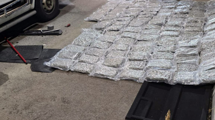 Na graničnom prelazu Jabuka zaplenjeno 61,5 kilogram marihuane, uhapšen muškarac iz Crne Gore