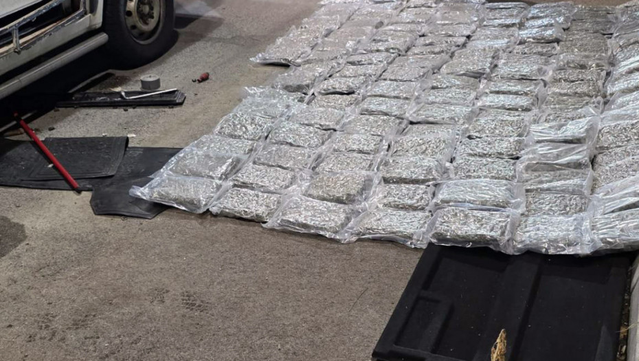 Na graničnom prelazu Jabuka zaplenjeno 61,5 kilogram marihuane, uhapšen muškarac iz Crne Gore