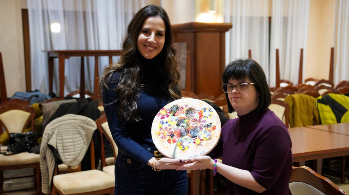 Tamara Vučić obišla osobe sa Daunovim sindromom u okviru Art kampa na Avali