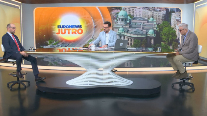 Dijalog u studiju Euronews Srbija: Da li je protest "Znanje je moć“ bio politička priprema za ulazak u predizbornu trku?