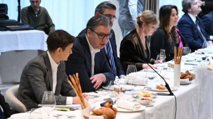 Vučić se sastao sa ambasadorima zemalja EU: Srbija ostaje posvećena dijalogu, stabilnosti i odgovornom pristupu (FOTO)
