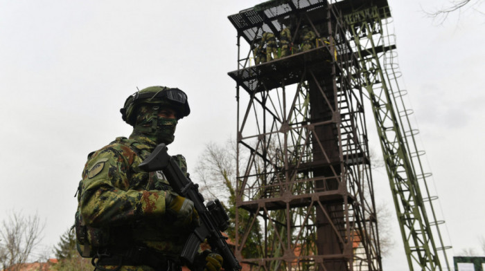 Obavezni vojni rok ponovo u Srbiji: Povratak u kasarne logična i neophodna odluka, donosi benefite državi i omladini