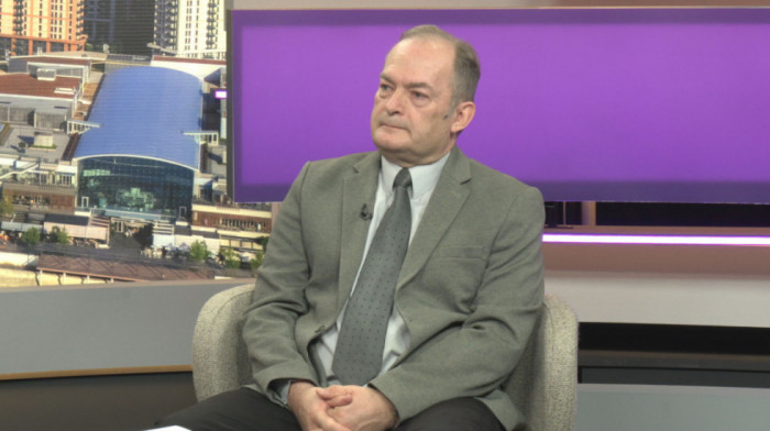 Koliko deca danas čitaju i pišu: Profesor Milutin Đuričković o čitanju, deci i savremenoj književnosti