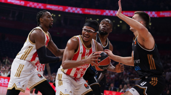 Crvena zvezda u fantastičnoj atmosferi samlela Dubai