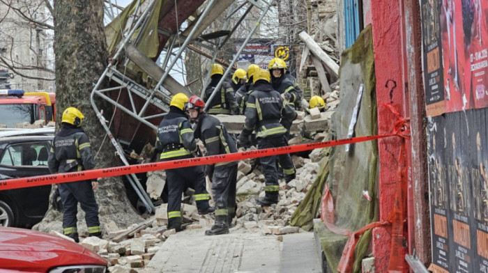 Urušavanje kuće u Džordža Vašingtona: U toku raščišćavanje, nema stradalih ni povređenih