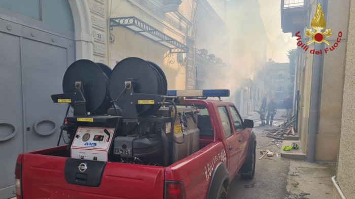 Eksplozija boce za gas srušila zgradu na jugu Italije: Spasilačke ekipe pretražuju ruševine