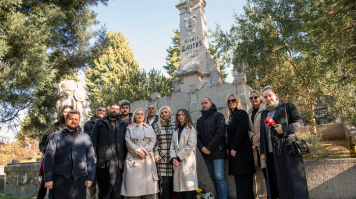 Obeležene 102 godine od smrti Alekse Šantića: Mostar odaje poštu velikom pesniku