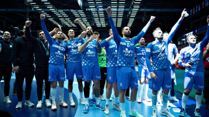 Hrvatsku rukometnu reprezentaciju pozdravili na aerodromu, bez svečanog dočeka