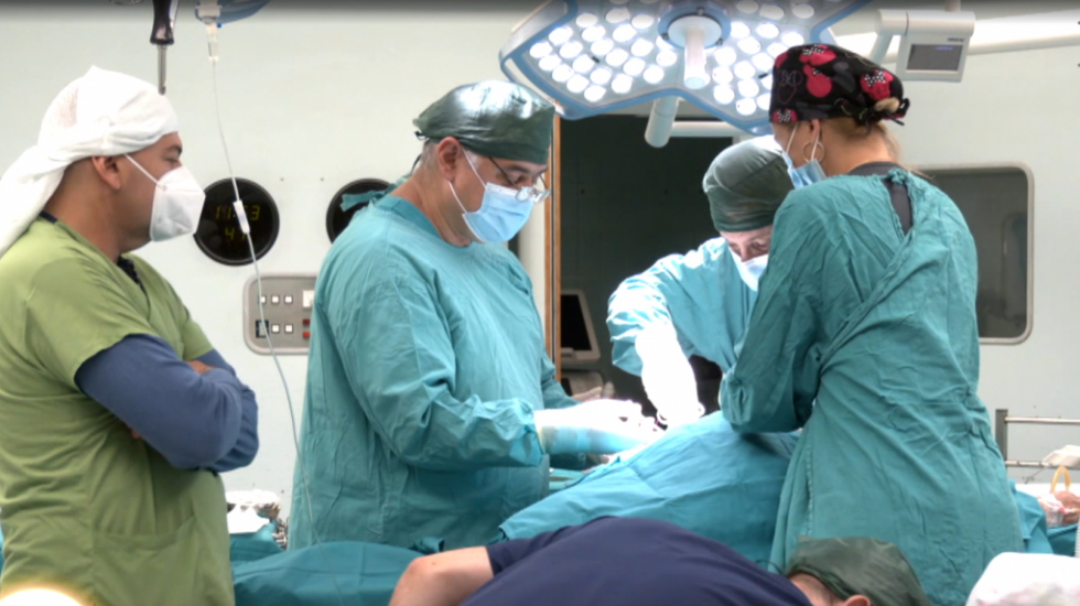 Italijanski hirurzi pionirskim zahvatom spasili život devojčici iz Srbije: Otac sedmogodišnjoj ćerki donirao dva organa