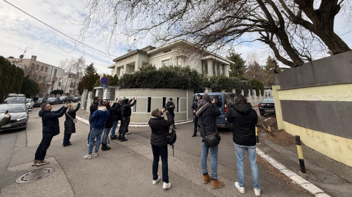 Na kuću Zdravka Čolića bačena bomba, policija i tužilac na terenu