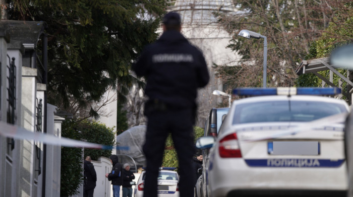 Na kuću Zdravka Čolića bačena bomba, policija i tužilac na terenu