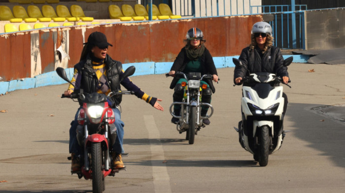 Okončana višegodišnja pravna nejasnoća: Žene u Iranu sada mogu da voze motocikle i skutere