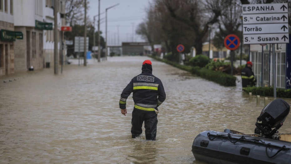 Crveno meto upozorenje u Španiji: Zbog oluje Leonardo obustavljen saobraćaj, 3.500 evakuisano, srušio se most