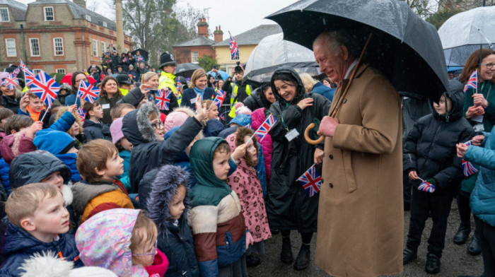 Kralj Čarls III izviždan zbog princa Endrua i Epstina tokom posete Eseksu