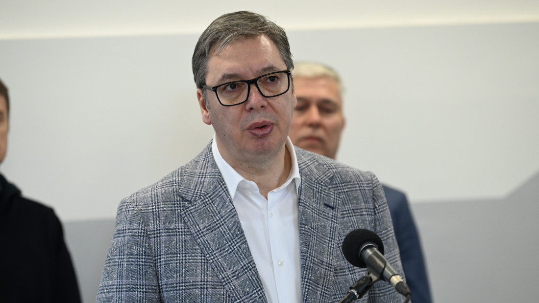 Vučić na otvaranju rekonstruisane "Gimnazije Mladenovac": Uložili smo u školu 3 miliona evra, brinemo o ljudima i deci