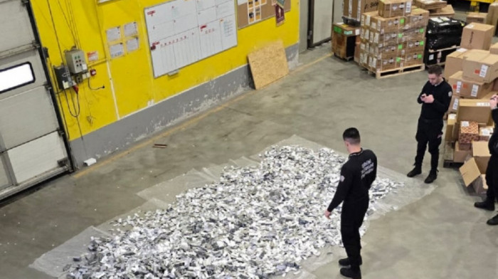 Zaplenjeno više od milion tableta "bensedina" i "ksalola": Nalazile se u magacinu kurirske službe u Beogradu