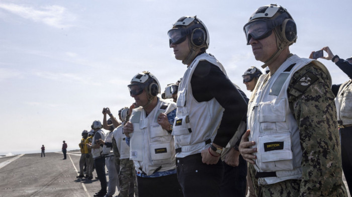 Kušner i Vitkof posetili nosač aviona ''Abraham Linkoln'' nakon razgovora sa delegacijom Irana