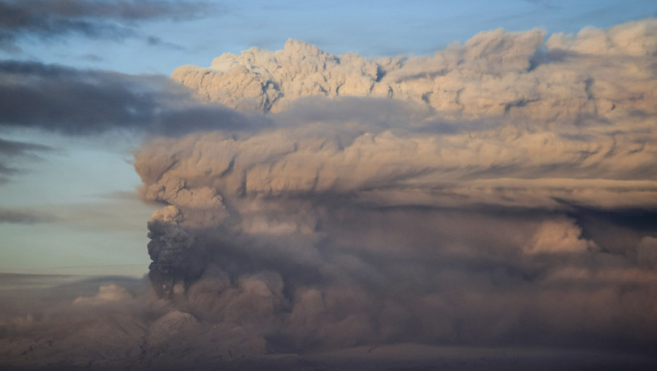 Eruptirao vulkan Šiveluč na Kamčatki: Pepeo dostigao visinu od 11,6 kilometara - izdato crveno upozorenje