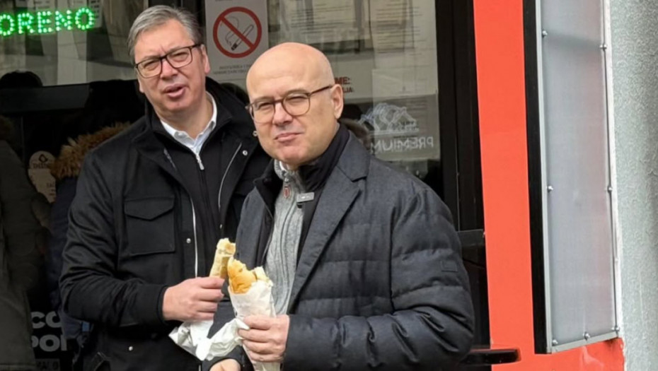 Vučić sa Vučevićem prošetao Novim Sadom pre otvaranja Zavičajnog sajma