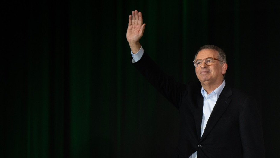 Seguru na pobedi čestitali Makron, Fon der Lajen, Košta