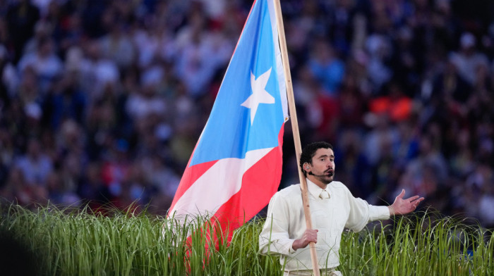 "Niko ne razume ni reč koju ovaj čovek govori": Tramp tvrdi da je nastup Bed Banija na Superboulu šamar u lice SAD