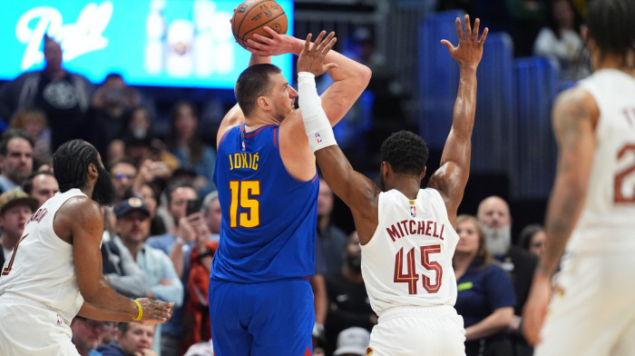 Poraz Denvera pd Klivlenda uz tripl-dabl Jokića, velika tuča igrača Šarlota i Detroita