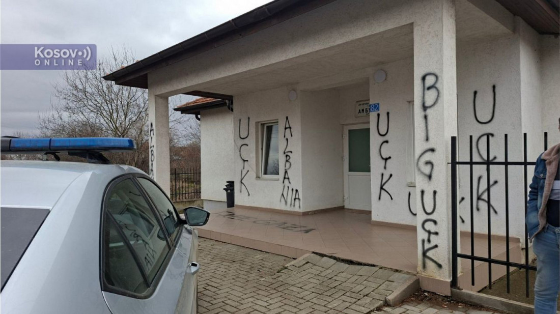 Kancelarija za KiM: Albanac na ambulanti kod Lipljana ispisao grafite koji veličaju "UČK", pa upao u vrtić