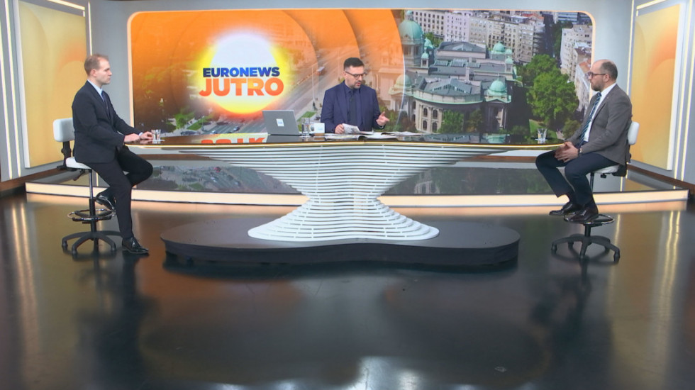 Predizborna godina i predizborne dileme: Da li će prevremeni parlamentarni i predsednički izbori biti spojeni?