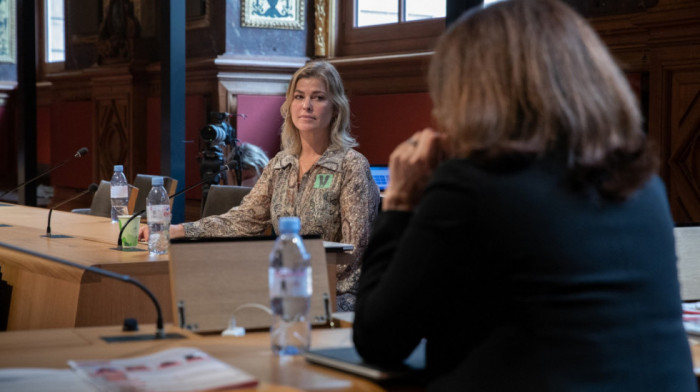 Bivša švedska manekenka optužila saradnika Epstina da ju je silovao u Francuskoj