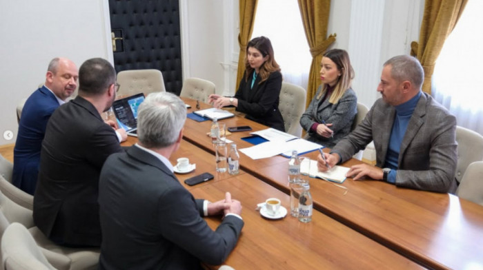 Mesarović sa predstavnicima kompanije "Burger King" o otvaranju restorana u Srbiji