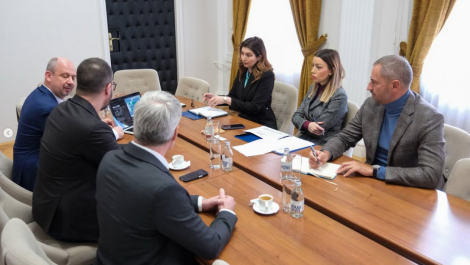 Mesarović sa predstavnicima kompanije "Burger King" o otvaranju restorana u Srbiji