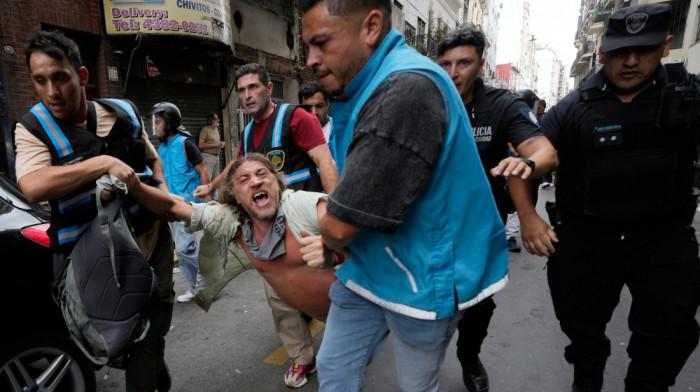 Sukobi ispred argentinskog Kongresa zbog reforme rada: Uhapšeno više od 30 osoba