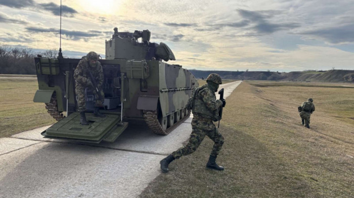 Oklopne jedinice Treće brigade kopnene vojske potvrdile visoku vatrenu obučenost ( FOTO)