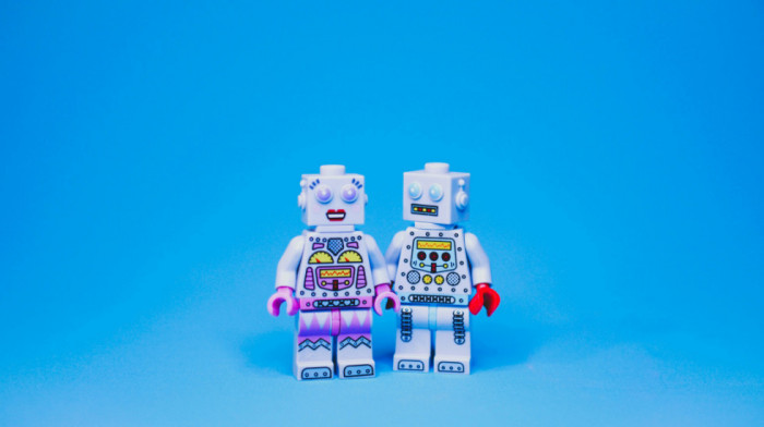 "Na kafi sa psihologom" u susret Danu zaljubljenih: Tehnologija i veštačka inteligencija menjaju kontekst intimnosti