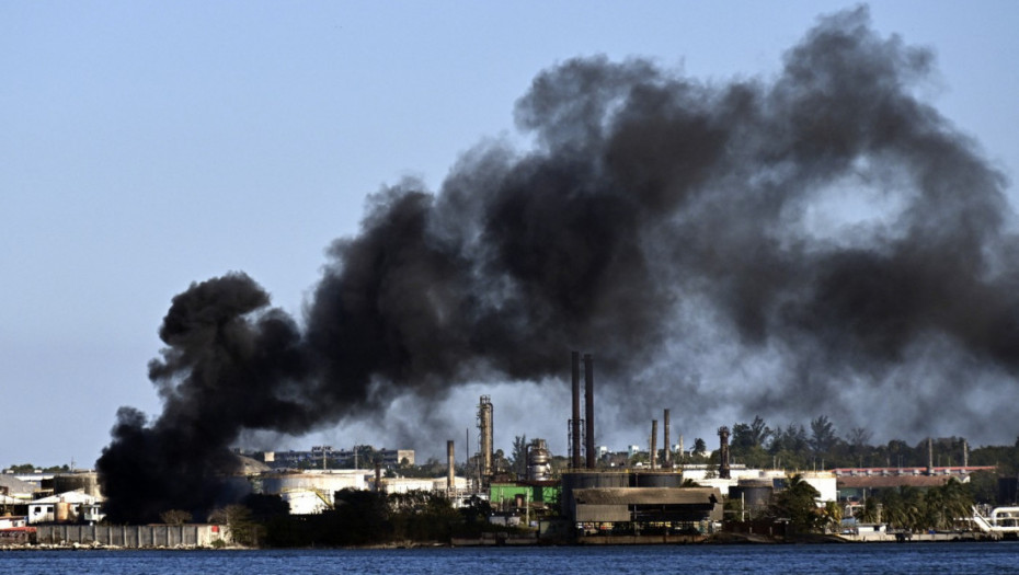 Crni dim iznad Havane: Požar izbio u naftnoj rafineriji "Njiko Lopes"