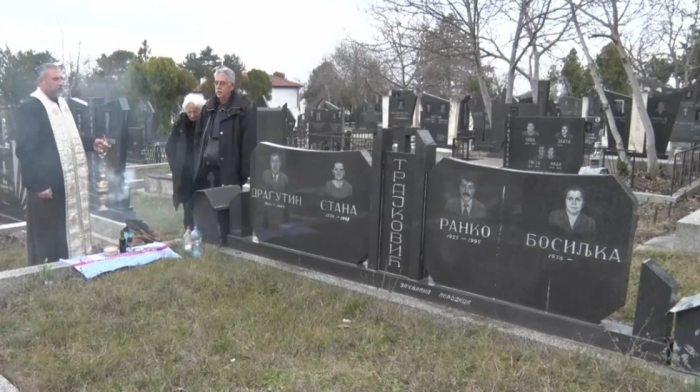 Obeležene Zadušnice u Prištini: Preostali i raseljeni Srbi obišli grobove predaka