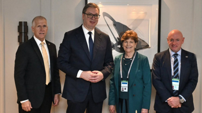 Vučić sa delegacijom američkih senatora u Minhenu: Posebno ukazao na potrebu očuvanja stabilnosti u regionu