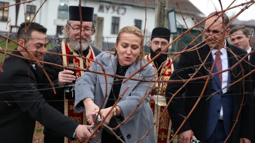 Paunović u Aleksandrovcu: Vlada će pomoći da se reše otvorena pitanja u opštini