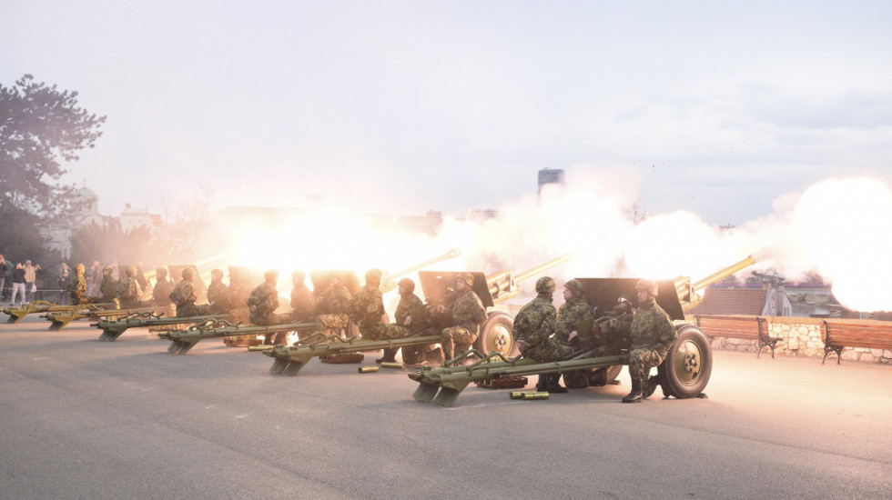 Počasna paljba izvedena na Kalemegdanu povodom Dana državnosti Republike Srbije