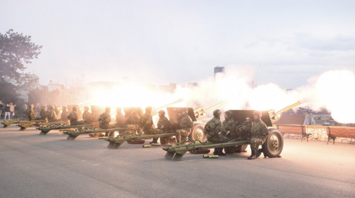 Počasna paljba izvedena na Kalemegdanu povodom Dana državnosti Republike Srbije