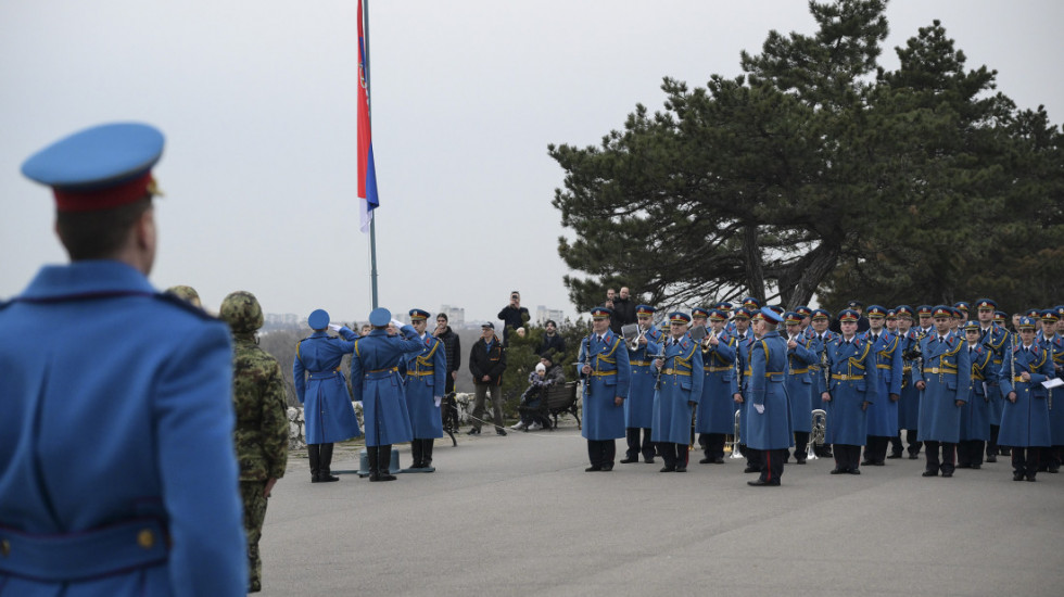 Vučić: Sretenje podstrek da nastavimo da radimo za snažnu, uspešnu i ponosnu Srbiju