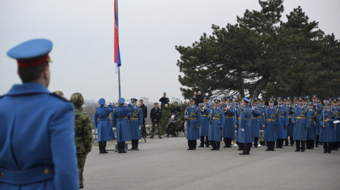 Vučić: Sretenje podstrek da nastavimo da radimo za snažnu, uspešnu i ponosnu Srbiju