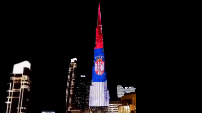 "Hvala, dragi pijatelji": Najviša zgrada na svetu-Burdž Kalifa u bojama srpske zastave, Vučić se oglasio na Instagramu