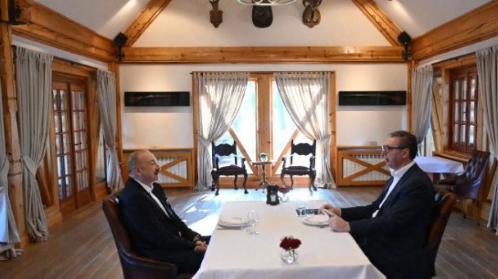 Vučić na radnom doručku s Alijevim: "Ponosan na naše prijateljstvo i stabilne odnose"