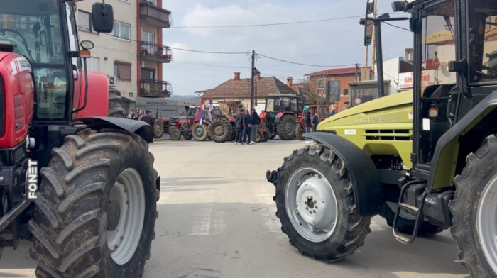 Pojedina udruženja poljoprivrednika i danas blokiraju više puteva u Srbiji: Nezadovoljni stanjem na tržištu mleka